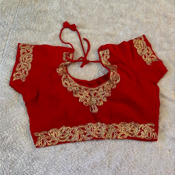 Beautiful red and gold silk chiffon saree with blouse - Picture 6 of 7